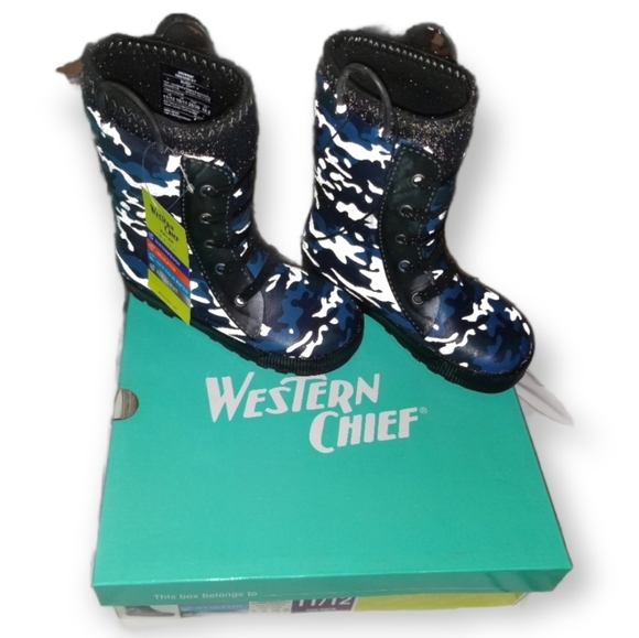 Boy's Reflective Camo Winter Boots - Picture 3 of 8